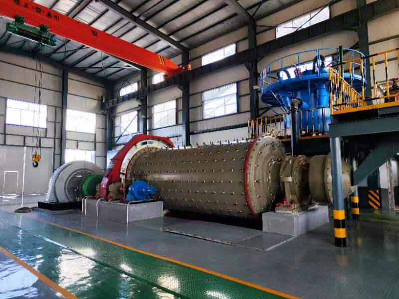 Qingdao Qingzhong Machinery ETC Splošni pogodbeni projekt Zhaoyuan Xindongzhuang Obrat za predelavo zlata 2.000 ton dnevno